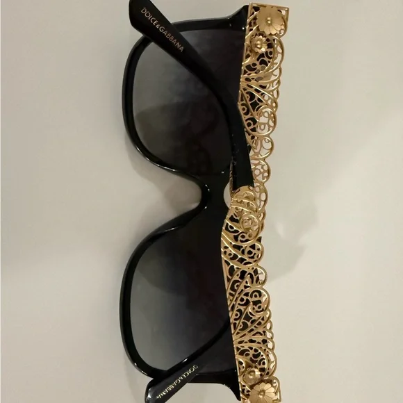 Dolce & Gabbana Sunglasses with Black Frame and Gold Detailing - Picture 7 of 7